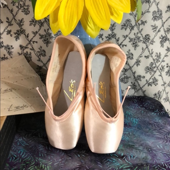 🏆Leos Inspiration 3/4 Pointe Ballet Shoes W=D #53 - Picture 4 of 5